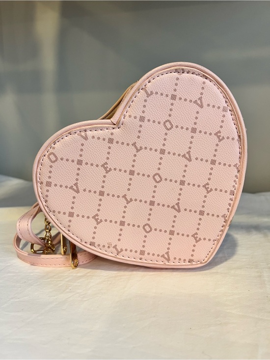 Claire's Handbags - Claire’s Pink Heart Crossbody Purse Adjustable Strap Cute Y2K vibes Cute Fashion